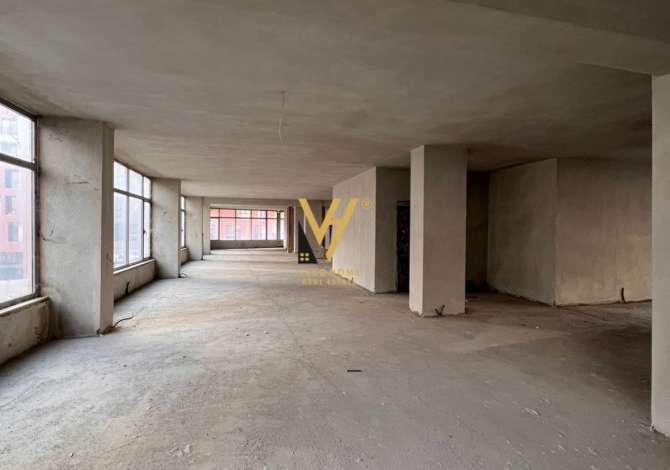 Ambient biznesi me qera 3+1 ne Tirane - 3,000 Euro
