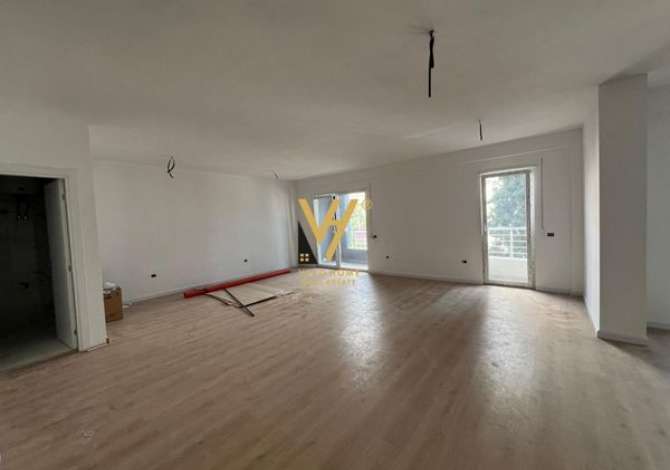 Ambient biznesi me qera 1+1 ne Tirane - 1,500 Euro
