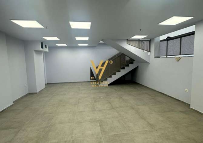 JEPET AMBIENT 350 M2 ME QERA PERBALLE FAKULTETIT EKONOMIK 3.000 EURO