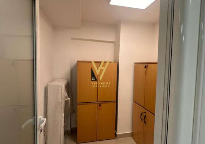 Ambient biznesi me qera 3+1 ne Tirane - 1,400 Euro