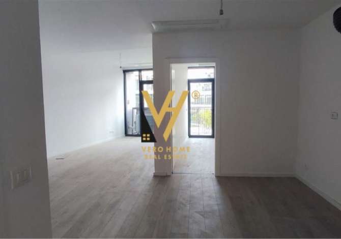 Ambient biznesi me qera 3+1 ne Tirane - 1,300 Euro