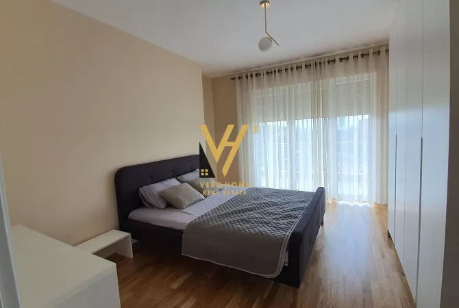 Shtepi ne shitje Apartament ne Tirane, 3+1, Mobilimi E mobiluar, Pagesa 385,000  Euro.