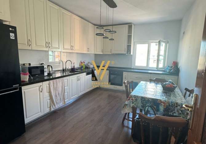 Shtepi ne shitje Apartament ne Tirane, 3+1, Mobilimi E mobiluar, Pagesa 400,000  Euro.