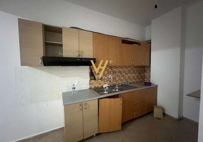 Shtepi me qera 2+1 ne Tirane - 40,000 Leke