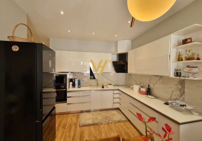 Shtepi ne shitje 3+1 ne Tirane - 450,000 Euro