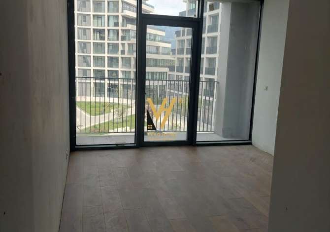 JEPET ZYRE 124 M2 ME QERA TE LAKEVIEW , LIQENI ARTIFICIAL 1.600 EURO