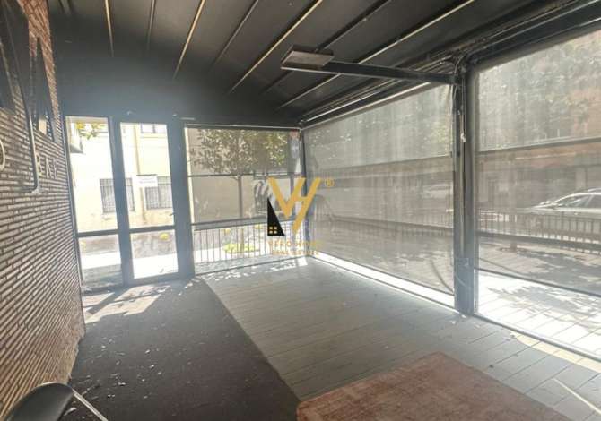 JEPET AMBIENT BIZNESI 440 M2 ME QERA TE 21 DHJETORI 4.400 EURO