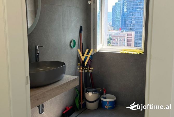 Ambient biznesi me qera 3+1 ne Tirane - 1,400 Euro
