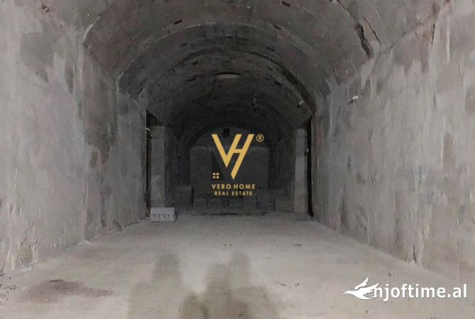 JEPET MAGAZINE-TUNEL 6.000 M2 ME QERA NE SHKOZE 8.000 EURO