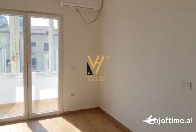 Ambient biznesi me qera 3+1 ne Tirane - 800 Euro