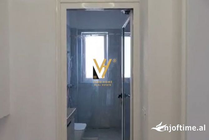 JEPET ZYRE 85 M2 ME QERA TE BULEVARDI ZOGU I PARE 800 EURO