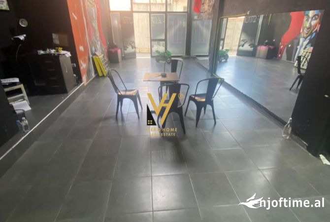 Ambient biznesi me qera 1+1 ne Tirane - 400 Euro