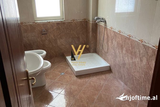 Ambient biznesi me qera 3+1 ne Tirane - 85,000 Leke