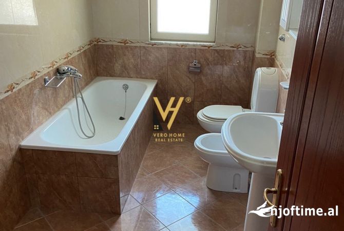 JEPET ZYRE 230 M2 ME QERA NE SELITE 85.000 LEKE