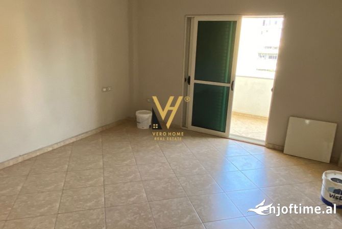 JEPET ZYRE 230 M2 ME QERA NE SELITE 85.000 LEKE