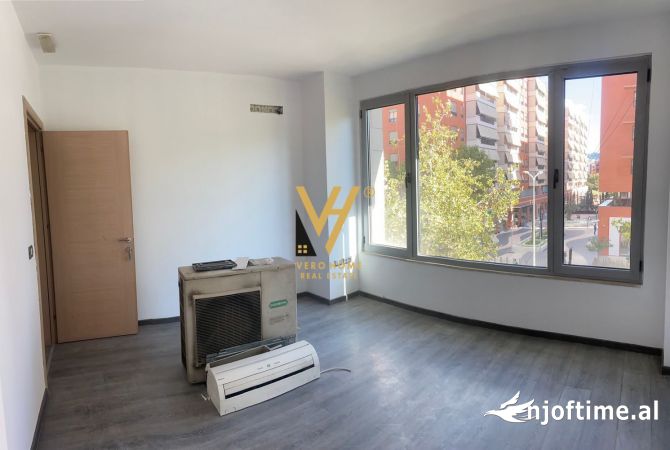 Ambient biznesi me qera 3+1 ne Tirane - 800 Euro