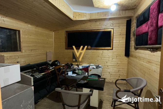 JEPET AMBIENT BIZNESI 80M2 ME QERA TEK 21 DHJETORI 600 EURO