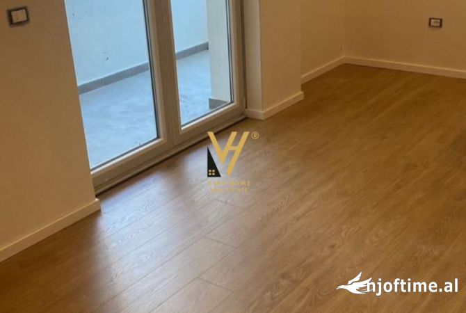 JEPET ZYRE 91 M2 ME QERA TE RRUGA KAVAJES 950 EURO