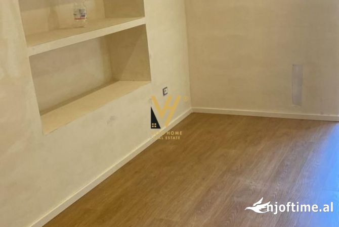 Ambient biznesi me qera 3+1 ne Tirane - 950 Euro