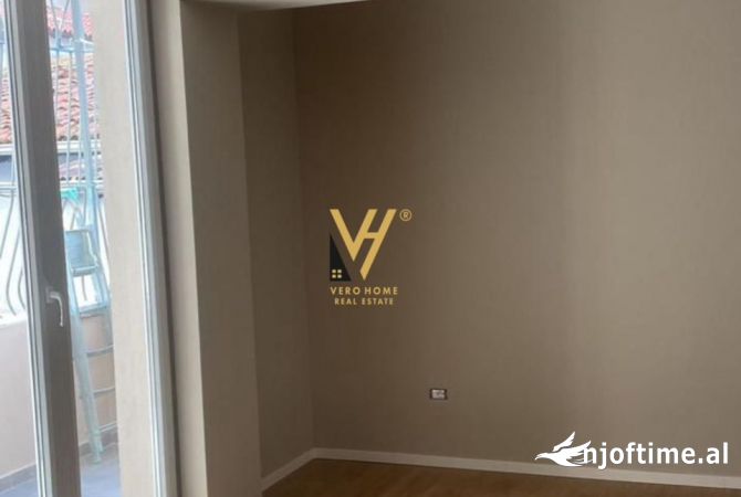 Ambient biznesi me qera 3+1 ne Tirane - 950 Euro