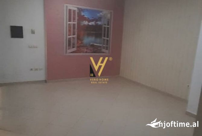 Ambient biznesi me qera 1+1 ne Tirane - 40,000 Leke