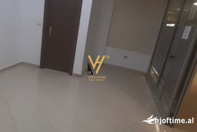 Ambient biznesi me qera 1+1 ne Tirane - 40,000 Leke