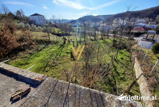 Truall ose Toke  ne Tirane - 60,000 Euro