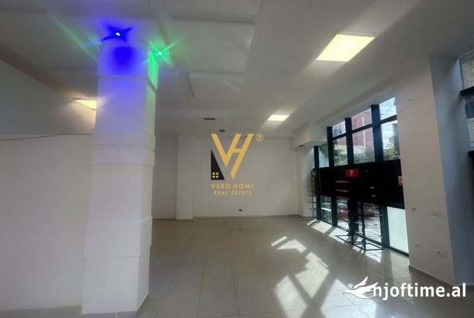 Ambient biznesi me qera 1+1 ne Tirane - 85,000 Leke