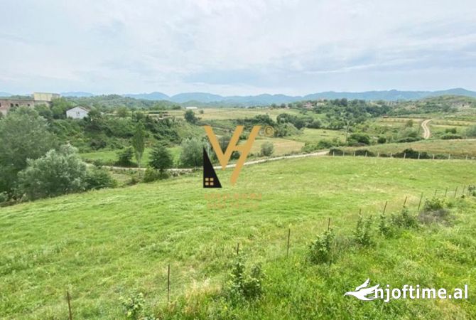 Truall ose Toke  ne Tirane - 99,645 Euro