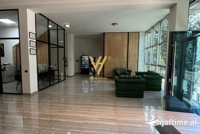 Ambient biznesi me qera 3+1 ne Tirane - 2,000 Euro