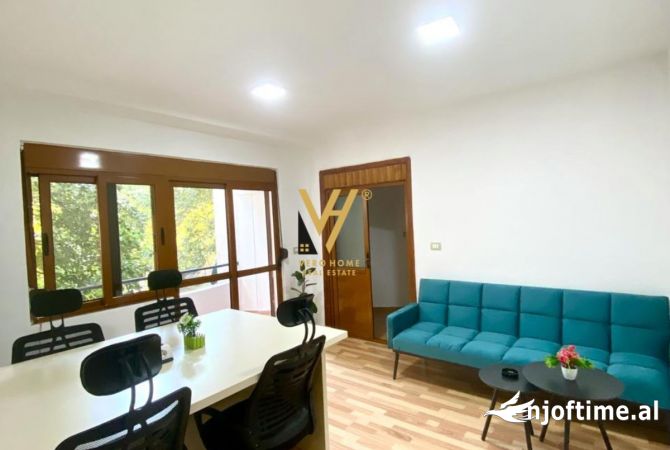 Ambient biznesi me qera 3+1 ne Tirane - 1,000 Euro