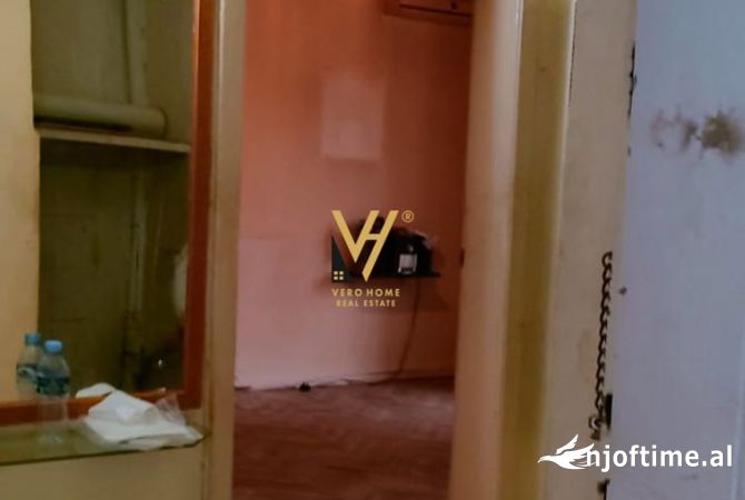 Shtepi ne shitje Apartament ne Tirane, 2+1, Mobilimi Bosh, pa mobiluar, Pagesa 120,000  Euro.