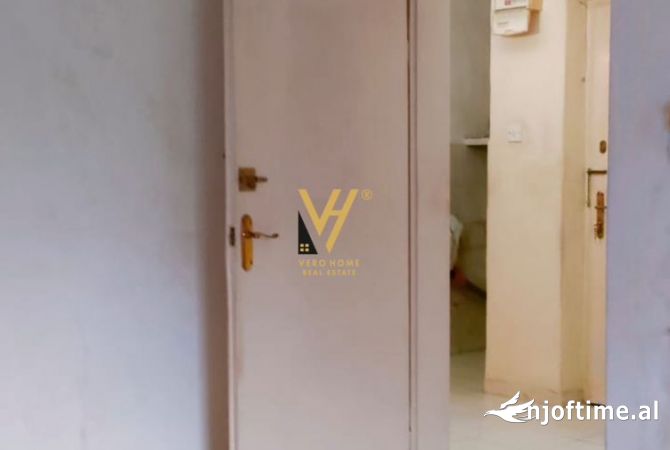 Shtepi ne shitje Apartament ne Tirane, 2+1, Mobilimi Bosh, pa mobiluar, Pagesa 120,000  Euro.