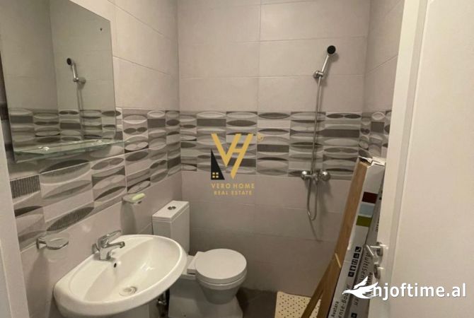 Shtepi ne shitje Apartament ne Tirane, 3+1, Mobilimi E mobiluar, Pagesa 320,000  Euro.