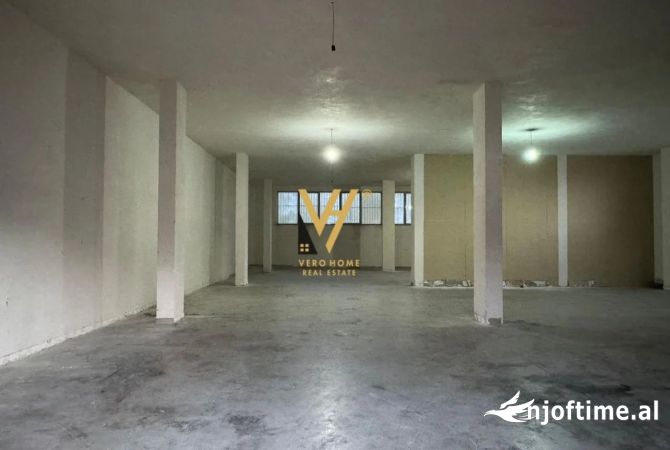 Ambient biznesi me qera 4+1 ne Tirane - 1,200 Euro