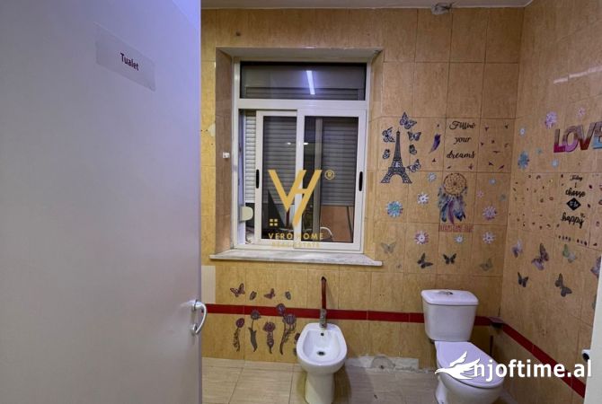 JEPET ZYRE 140 M2 ME QERA NE BLLOK 1.500 EURO