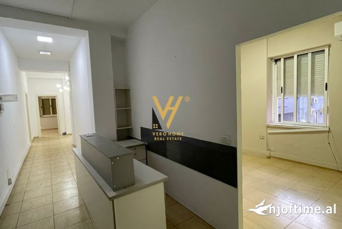 Ambient biznesi me qera 3+1 ne Tirane - 1,500 Euro