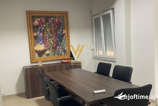 Ambient biznesi me qera 3+1 ne Tirane - 1,800 Euro