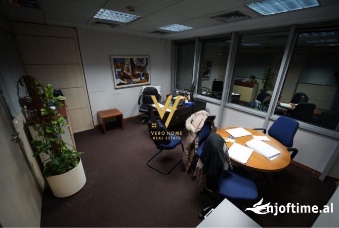 JEPET ZYRE 857 M2 ME QERA TE RRUGA E KAVAJES 12.000 EURO