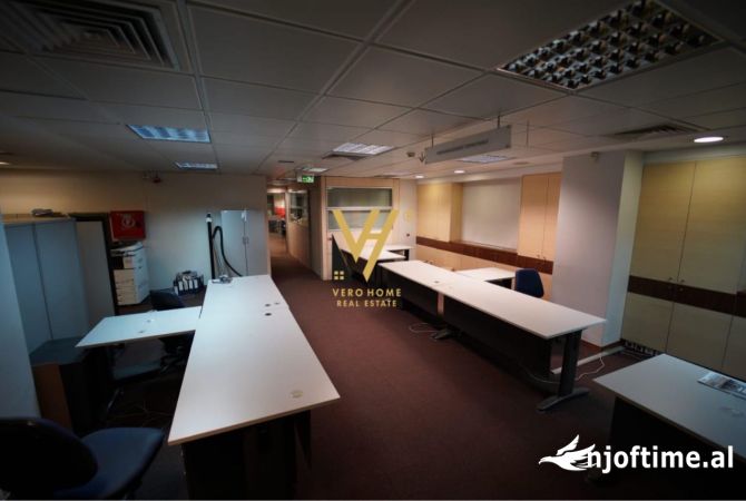 JEPET ZYRE 857 M2 ME QERA TE RRUGA E KAVAJES 12.000 EURO