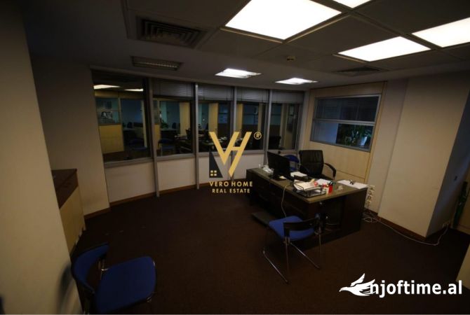 JEPET ZYRE 857 M2 ME QERA TE RRUGA E KAVAJES 12.000 EURO