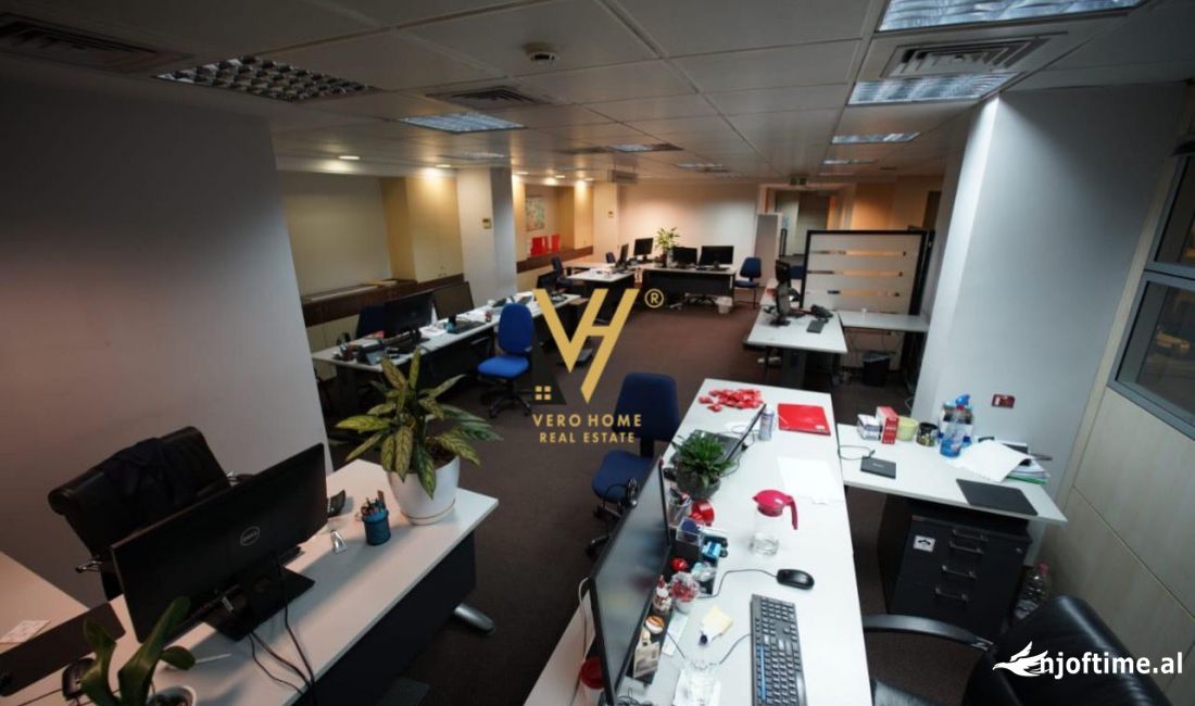 JEPET ZYRE 857 M2 ME QERA TE RRUGA E KAVAJES 12.000 EURO