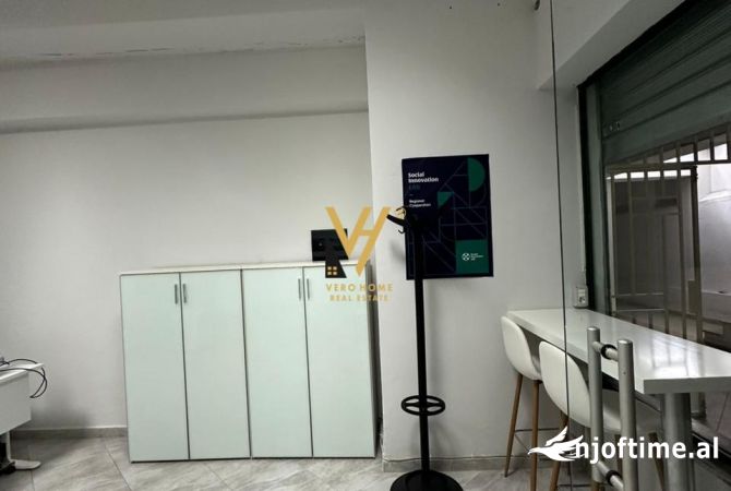Ambient biznesi me qera 3+1 ne Tirane - 400 Euro