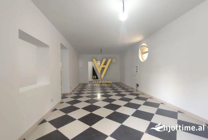 Ambient biznesi me qera 3+1 ne Tirane - 2,000 Euro