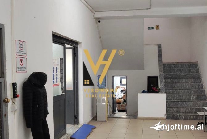 Ambient biznesi me qera 4+1 ne Tirane - 4,000 Euro