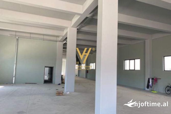 Ambient biznesi me qera 4+1 ne Tirane - 1,200 Euro