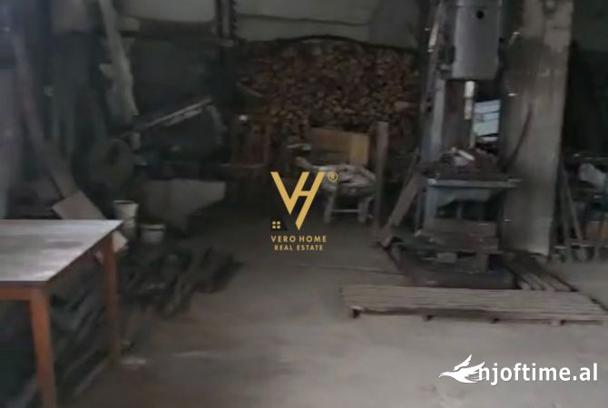 Ambient biznesi me qera 4+1 ne Tirane - 500 Euro