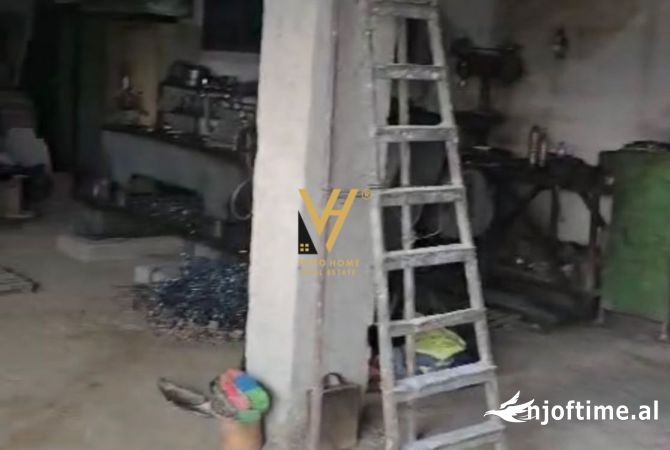 Ambient biznesi me qera 4+1 ne Tirane - 500 Euro