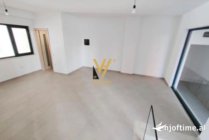 JEPET AMBIENT BIZNESI 44 M2 ME QERA TE KOMPLEKSI GREEN CITY 400 EURO