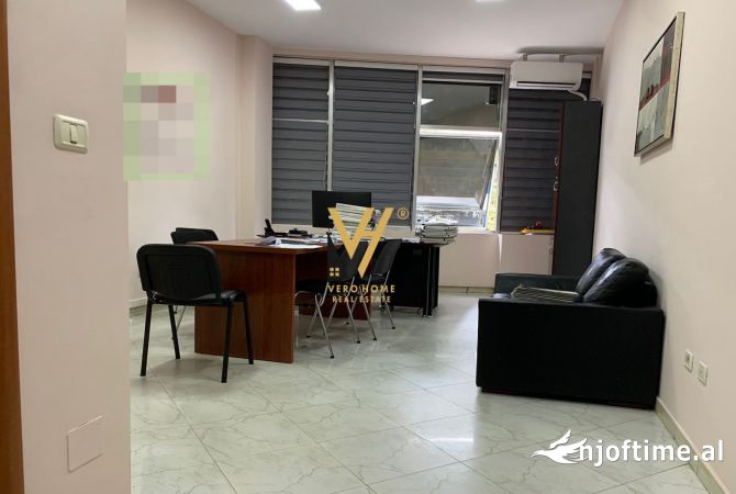 Ambient biznesi me qera 3+1 ne Tirane - 600 Euro